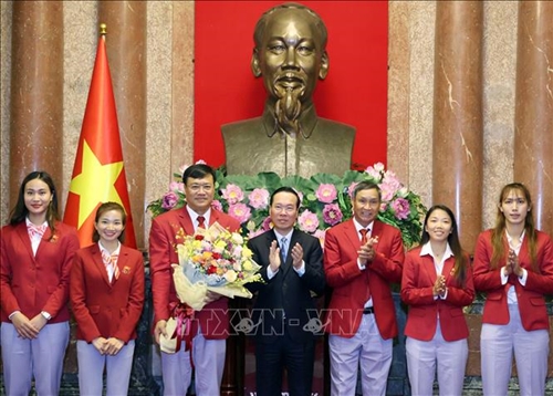 Chủ tịch nước Võ Văn Thưởng biểu dương các “gương mặt vàng” của Đoàn Thể thao Việt Nam tại SEA Games 32